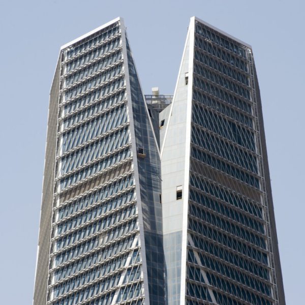 PIF Tower is a Centerpiece of the King Abdullah Financial District at 385 meters high and 242,000 square meters built up area for office space, including a 450 seat state of the art auditorium